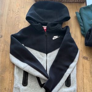 Nike Tech Jacket Kids M